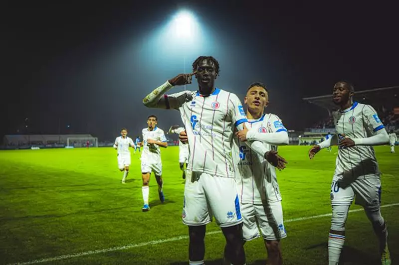 عاجل| هل يفاوض الأهلي مهاجم سيسكا البلغاري؟ 